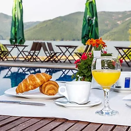 Family Saint Konstantin 3* Κάρτζαλι